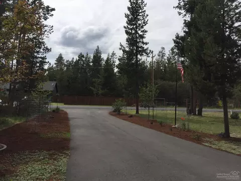 55914 Black Duck Rd, Bend, OR 97707 photo 2
