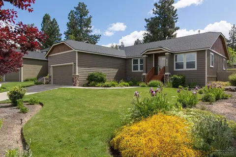 60882 Garrison Dr, Bend, OR 97702 photo 1