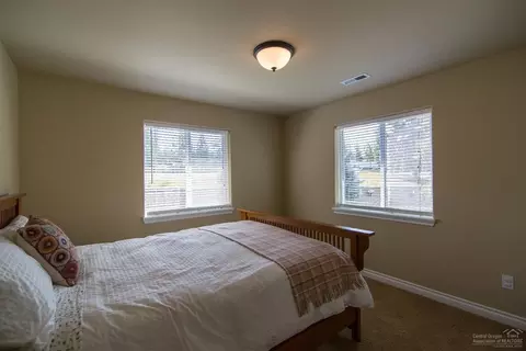 60882 Garrison Dr, Bend, OR 97702 photo 11