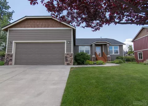 60882 Garrison Dr, Bend, OR 97702 photo 3
