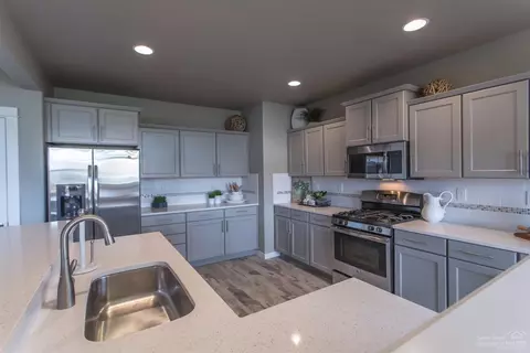 63044 NE Amherst Pl, Bend, OR 97701 photo 5