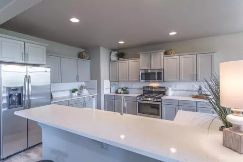 63044 NE Amherst Pl, Bend, OR 97701 photo 2