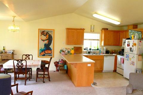 780 E Cascade Ave, Sisters, OR 97759 photo 5
