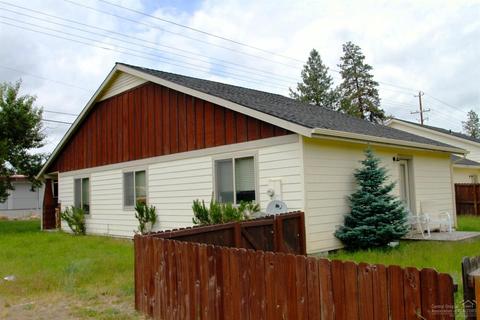 780 E Cascade Ave, Sisters, OR 97759 photo 3