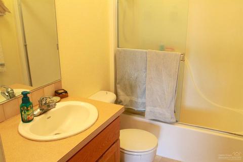 780 E Cascade Ave, Sisters, OR 97759 photo 10