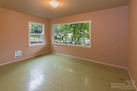 1665 NW 4th St, Bend, OR 97703 photo 7