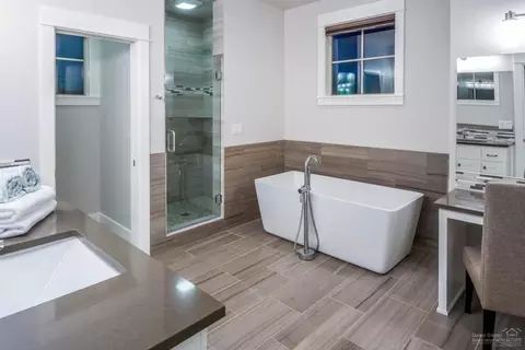 19325 Alianna Loop, Bend, OR 97702 photo 12