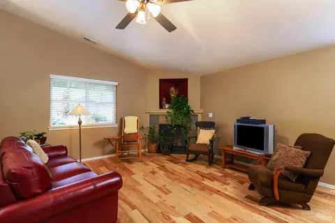 20523 Anson Pl, Bend, OR 97701 photo 5