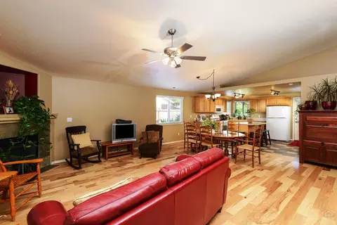 20523 Anson Pl, Bend, OR 97701 photo 4