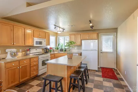 20523 Anson Pl, Bend, OR 97701 photo 6