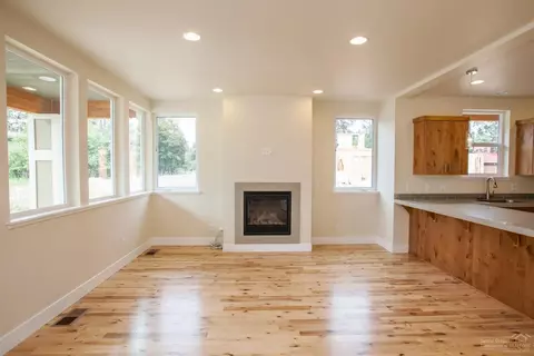 63382 Clearstone Dr, Bend, OR 97703 photo 2