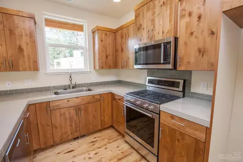 63382 Clearstone Dr, Bend, OR 97703 photo 4