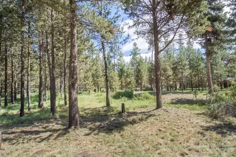 56470 Eclipse Dr, Bend, OR 97707 photo 24