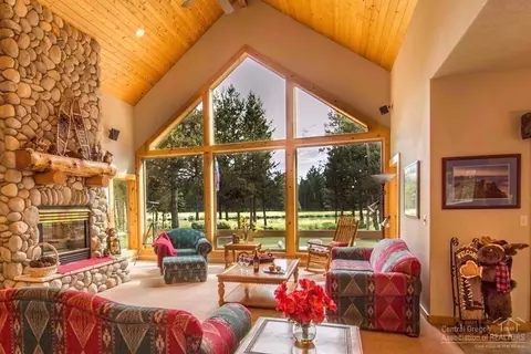 56470 Eclipse Dr, Bend, OR 97707 photo 2