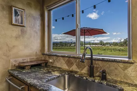 17544 Paladin Dr, Bend, OR 97701 photo 6