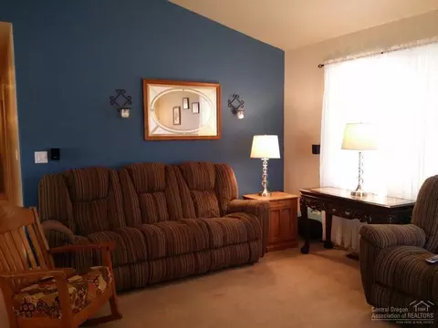 730 E Cascade Ave, Sisters, OR 97759 photo 7