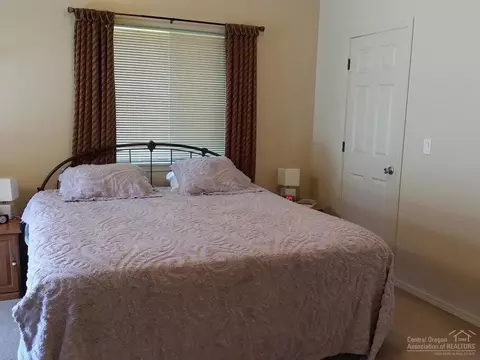 730 E Cascade Ave, Sisters, OR 97759 photo 18