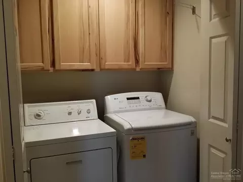 730 E Cascade Ave, Sisters, OR 97759 photo 8