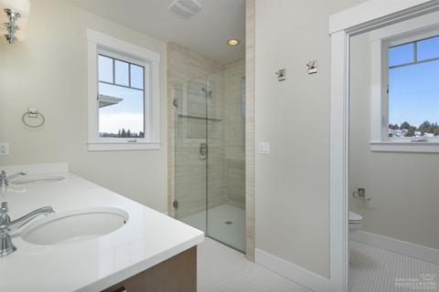 1727 NW Fields St, Bend, OR 97703 photo 12