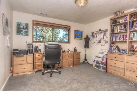 60301 Woodside Loop, Bend, OR 97702 photo 9
