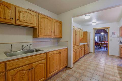 25360 Walker Rd, Bend, OR 97701 photo 8