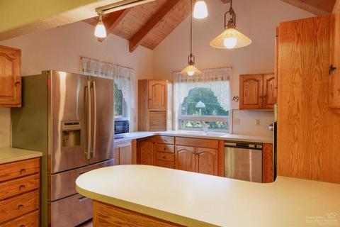 25360 Walker Rd, Bend, OR 97701 photo 10