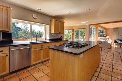 55872 Sharp Pl, Bend, OR 97707 photo 11