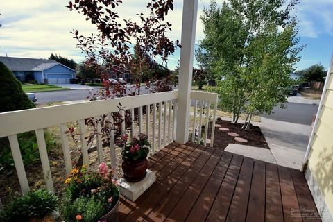 2733 NE Hope Dr, Bend, OR 97701 photo 3