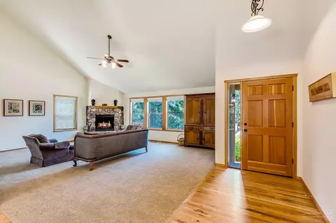 61332 Brianne Pl, Bend, OR 97702 photo 2