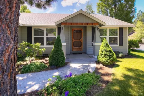 19590 Greatwood Loop, Bend, OR 97702 photo 2