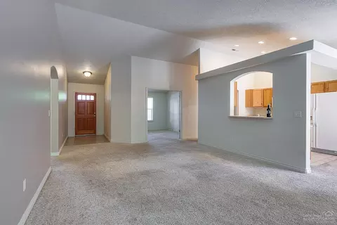19590 Greatwood Loop, Bend, OR 97702 photo 5