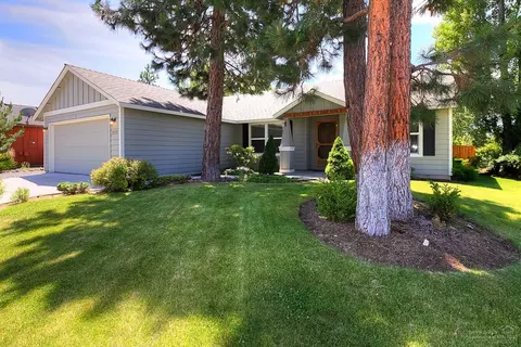 19590 Greatwood Loop, Bend, OR 97702 photo 1