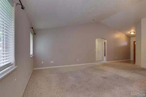 19590 Greatwood Loop, Bend, OR 97702 photo 6