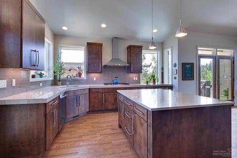 2464 NW Drouillard Ave, Bend, OR 97701 photo 8