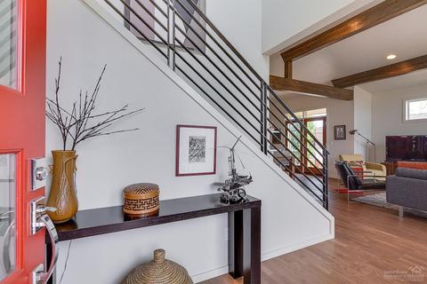 2464 NW Drouillard Ave, Bend, OR 97701 photo 2