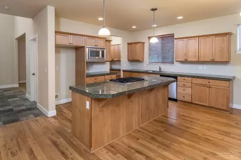 20362 Aberdeen Dr, Bend, OR 97702 photo 9