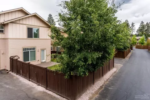20362 Aberdeen Dr, Bend, OR 97702 photo 4