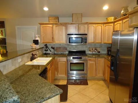 16975 Hermosa Rd, Bend, OR 97707 photo 9