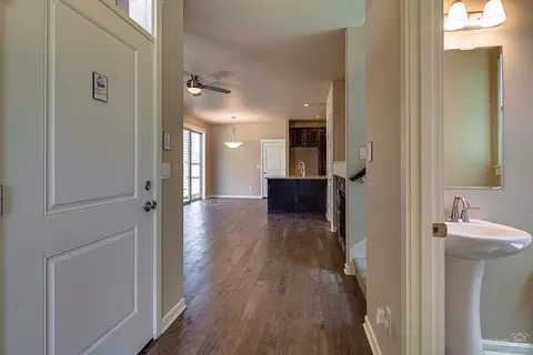 20835 Gateway Dr, Bend, OR 97702 photo 3