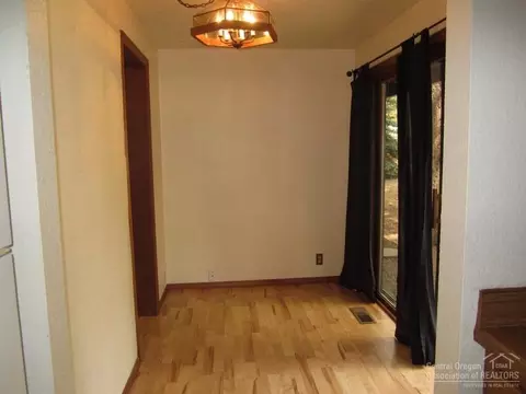 19096 Baker Rd, Bend, OR 97702 photo 17