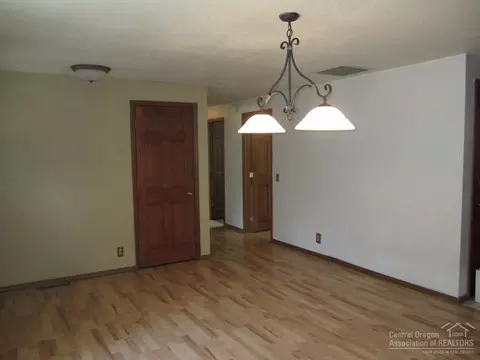 19096 Baker Rd, Bend, OR 97702 photo 24