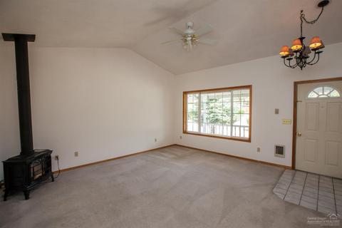 2003 NE Hall Cir, Bend, OR 97701 photo 4