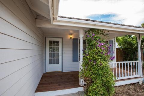 2003 NE Hall Cir, Bend, OR 97701 photo 2