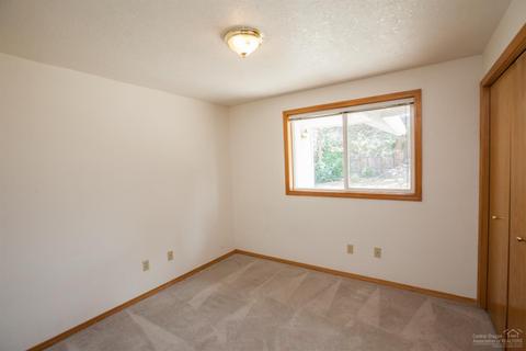 2003 NE Hall Cir, Bend, OR 97701 photo 12