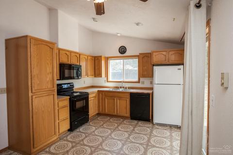 2003 NE Hall Cir, Bend, OR 97701 photo 8