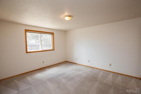 2003 NE Hall Cir, Bend, OR 97701 photo 15