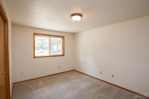 2003 NE Hall Cir, Bend, OR 97701 photo 14