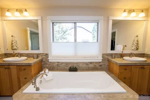61195 Princeton Loop, Bend, OR 97702 photo 16