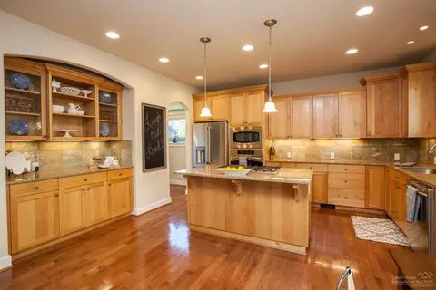 61195 Princeton Loop, Bend, OR 97702 photo 4