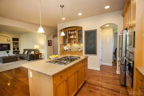 61195 Princeton Loop, Bend, OR 97702 photo 5